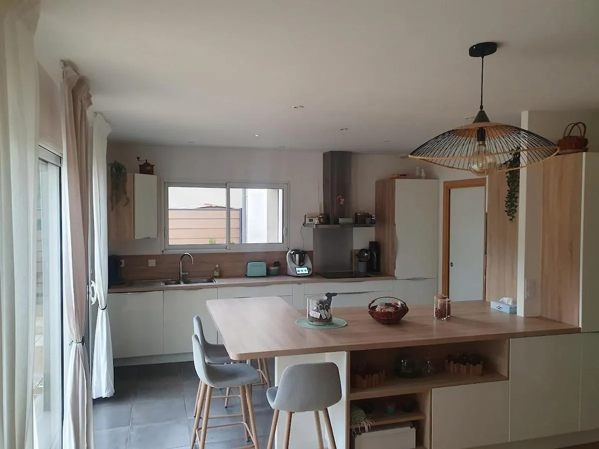 Nyaraló Conveniently Located Family Home Romille